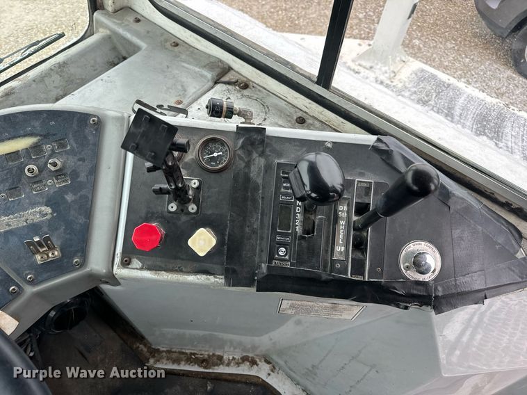 image for item EN5108 2012 Kalmar 4X2 yard truck