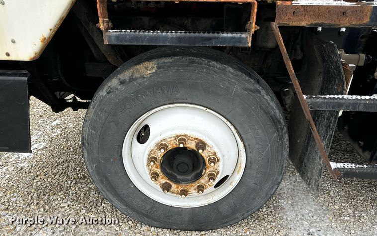 image for item EN5108 2012 Kalmar 4X2 yard truck