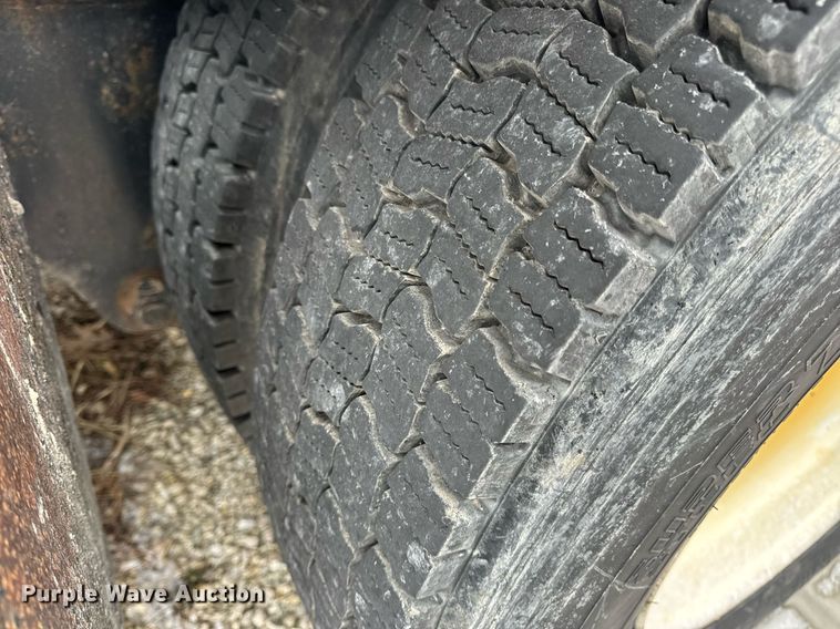 image for item EN5108 2012 Kalmar 4X2 yard truck