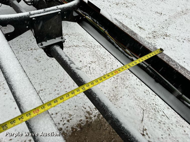 image for item EN5110 2005 International 4300 truck cab and chassis