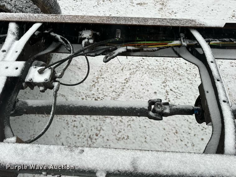 image for item EN5110 2005 International 4300 truck cab and chassis