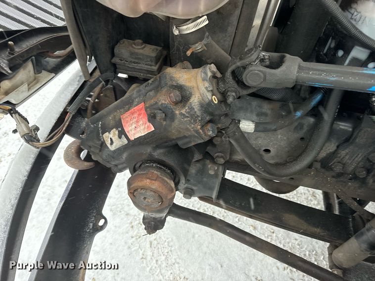 image for item EN5110 2005 International 4300 truck cab and chassis