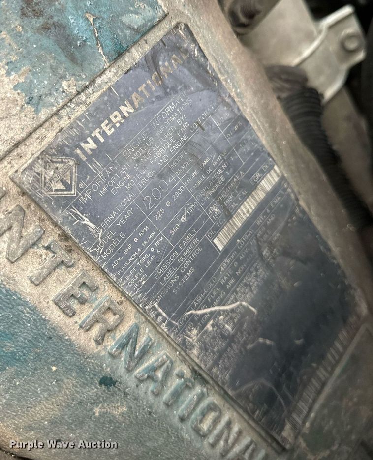 image for item EN5110 2005 International 4300 truck cab and chassis