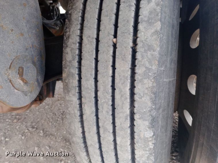 image for item EO0582 2012 Manac VAN53 dry van trailer