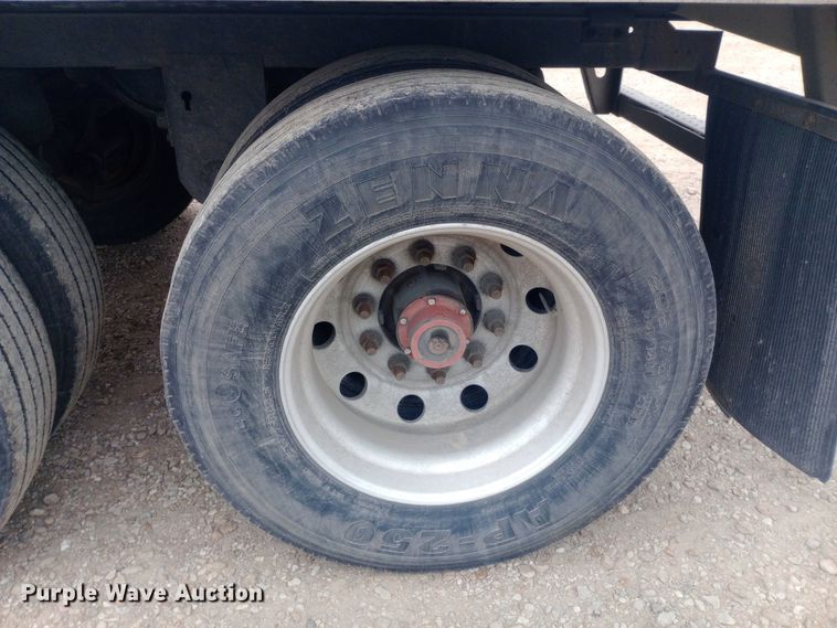 image for item EO0582 2012 Manac VAN53 dry van trailer