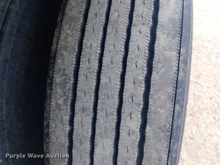 image for item EO0582 2012 Manac VAN53 dry van trailer