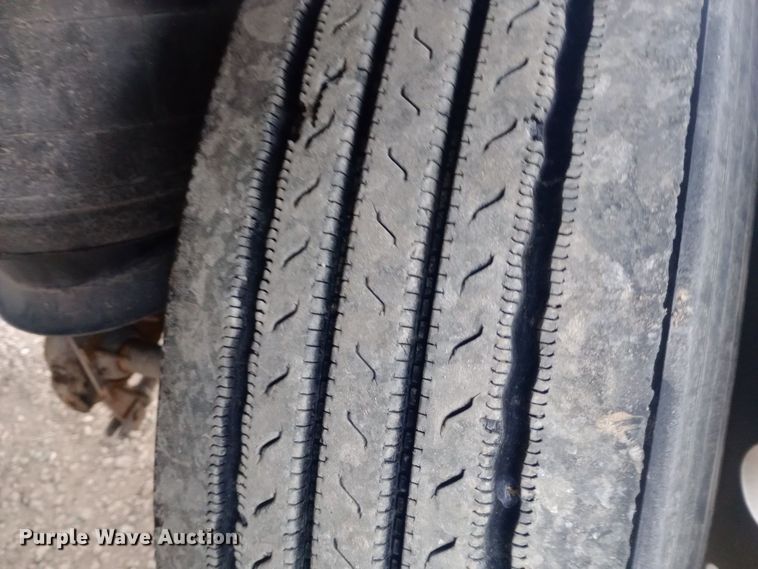 image for item EO0582 2012 Manac VAN53 dry van trailer