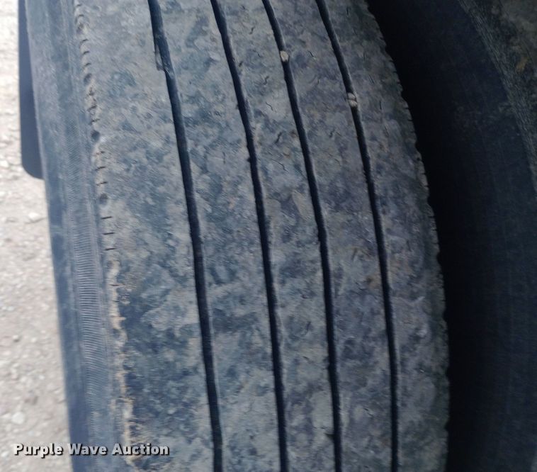 image for item EO0582 2012 Manac VAN53 dry van trailer