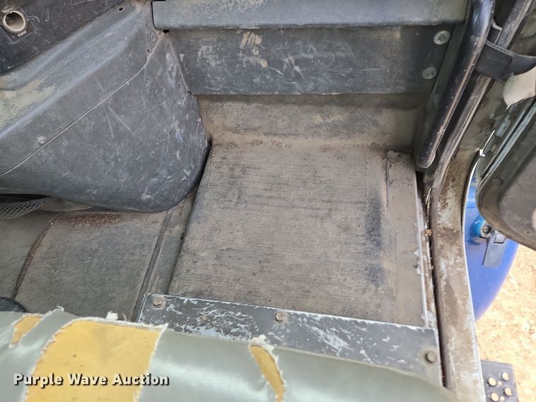 image for item EQ3946 2002 International  9200i  semi truck