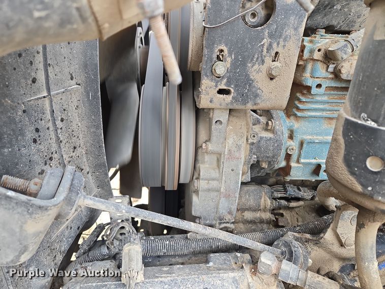 image for item EQ3946 2002 International  9200i  semi truck