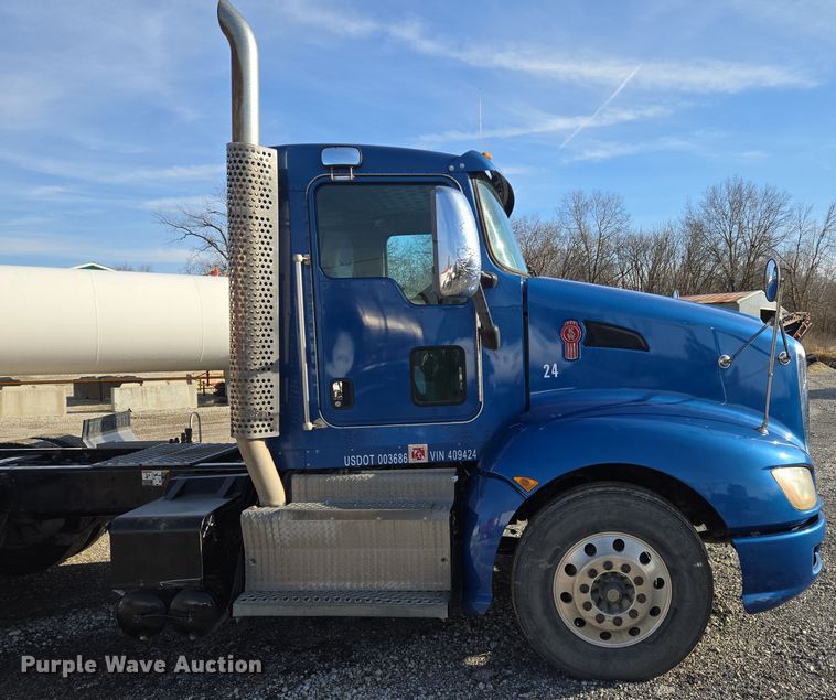 image for item EQ3949 2014 Kenworth T660 semi truck