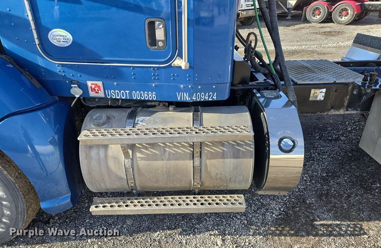 image for item EQ3949 2014 Kenworth T660 semi truck