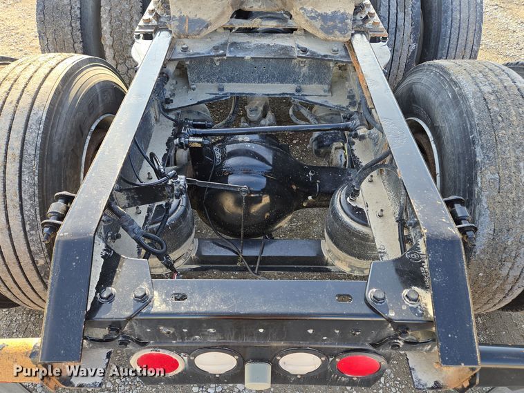 image for item EQ3949 2014 Kenworth T660 semi truck