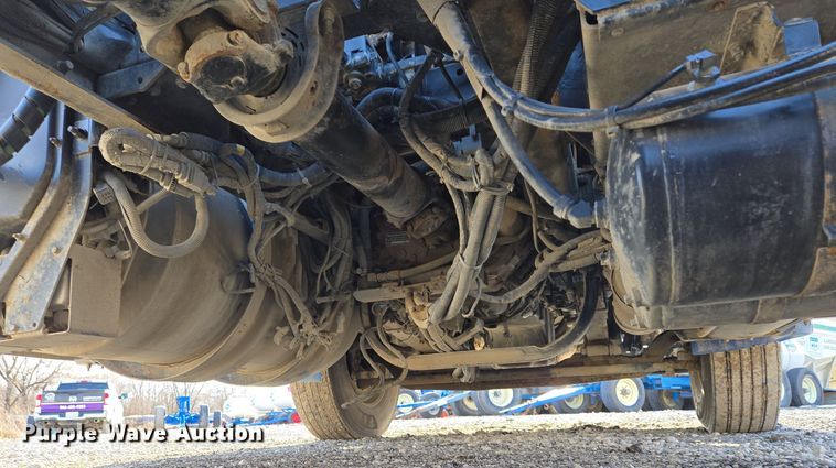 image for item EQ3949 2014 Kenworth T660 semi truck