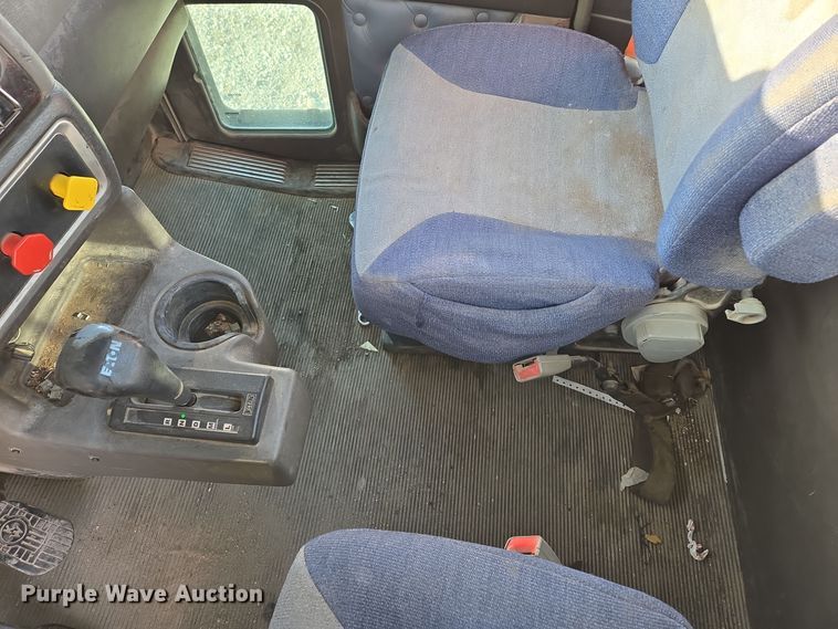 image for item EQ3949 2014 Kenworth T660 semi truck