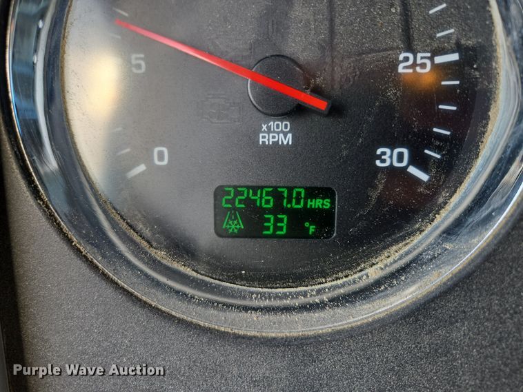 image for item EQ3949 2014 Kenworth T660 semi truck