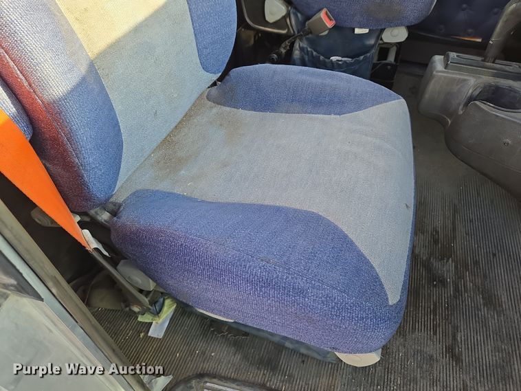 image for item EQ3949 2014 Kenworth T660 semi truck