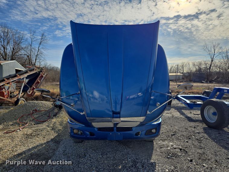 image for item EQ3949 2014 Kenworth T660 semi truck