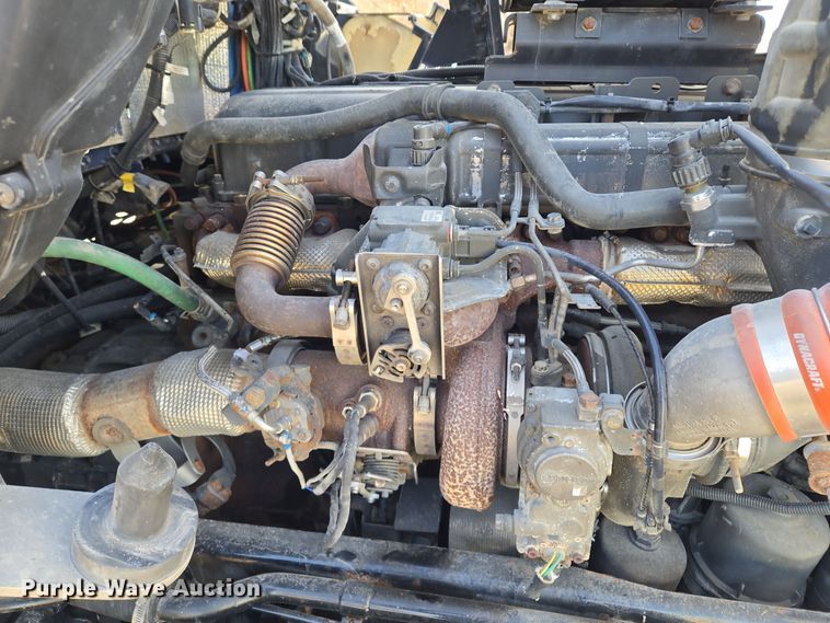 image for item EQ3949 2014 Kenworth T660 semi truck