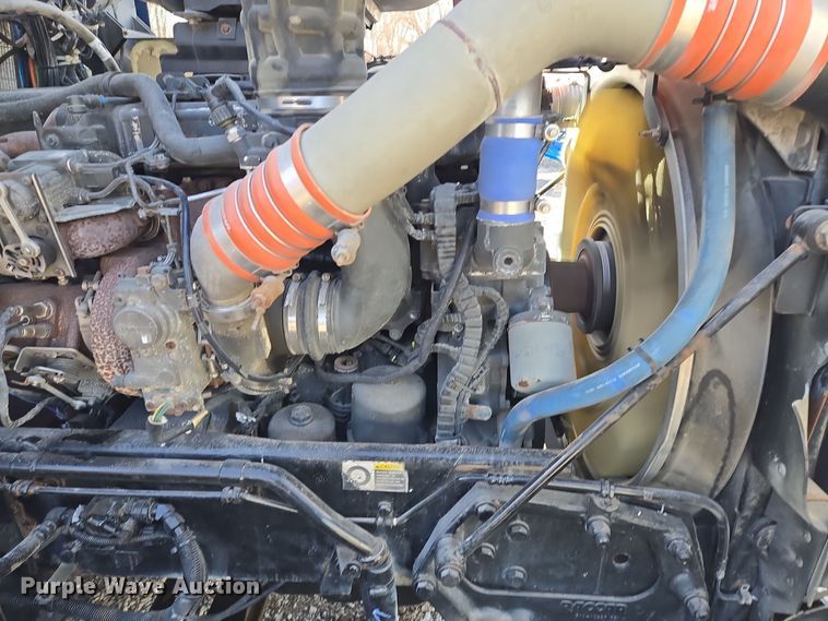 image for item EQ3949 2014 Kenworth T660 semi truck