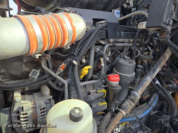 image for item EQ3949 2014 Kenworth T660 semi truck