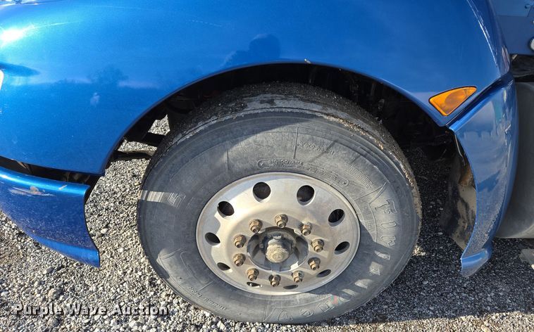 image for item EQ3949 2014 Kenworth T660 semi truck