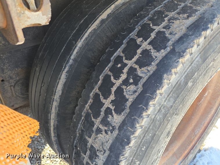 image for item EQ6550 2014 Transcraft Eagle II flatbed trailer