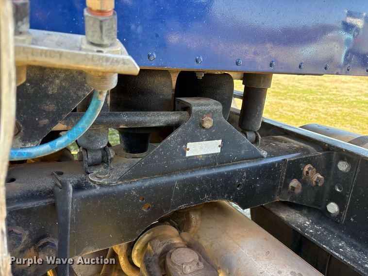 image for item EY9884 2000 International 9900ix semi truck