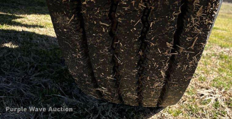 image for item EY9884 2000 International 9900ix semi truck