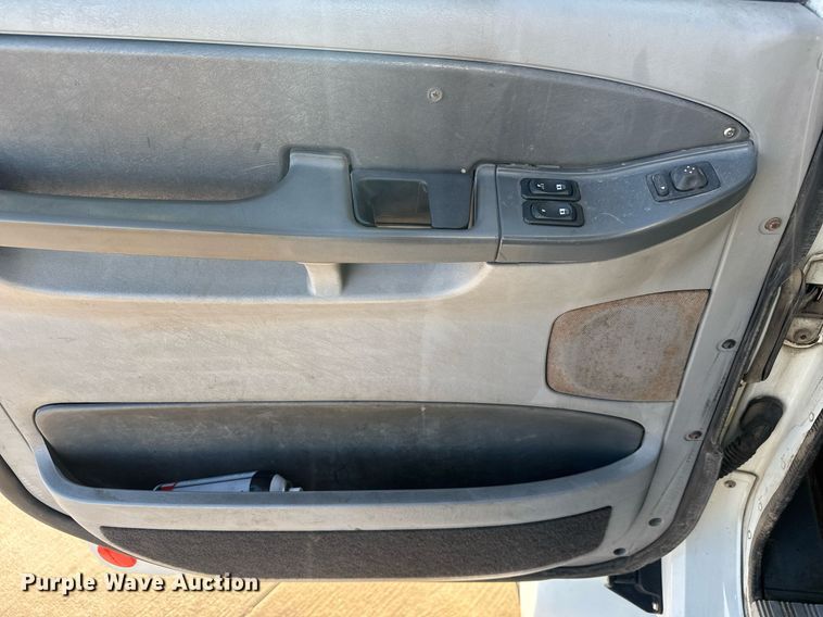 image for item LH9464 2005 Freightliner Columbia semi truck