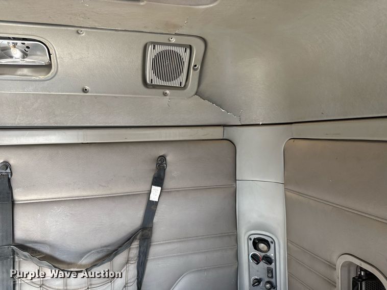 image for item LH9464 2005 Freightliner Columbia semi truck