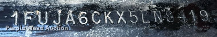 image for item LH9464 2005 Freightliner Columbia semi truck