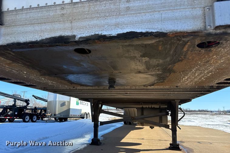 image for item LH9465 2005 Utility VS2RA refrigerated van trailer