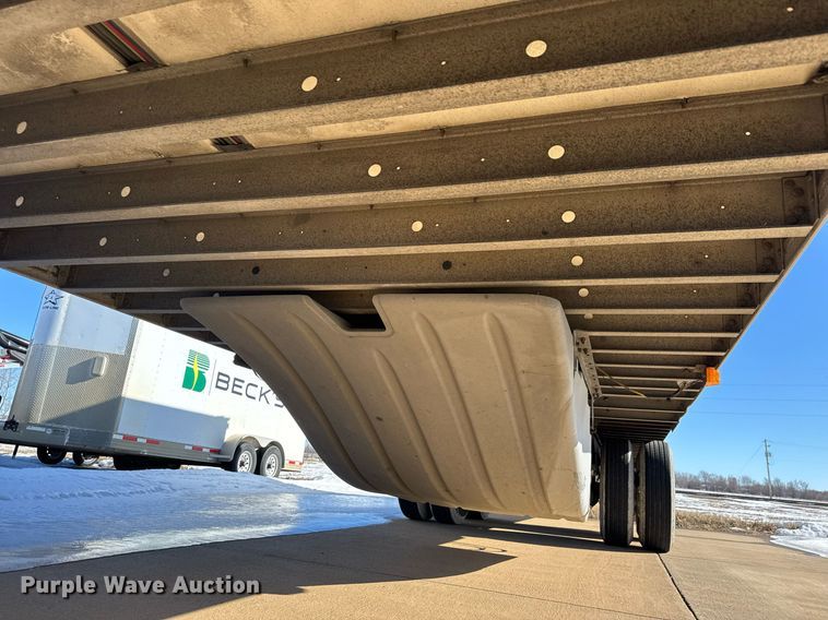 image for item LH9465 2005 Utility VS2RA refrigerated van trailer