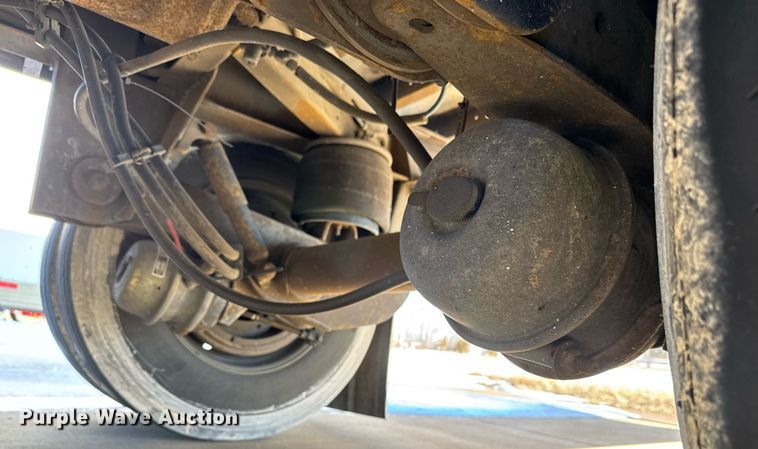 image for item LH9465 2005 Utility VS2RA refrigerated van trailer