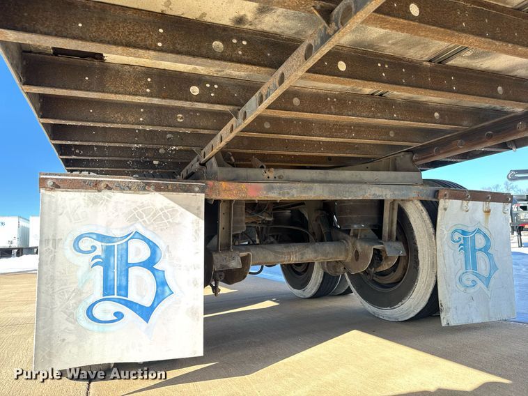 image for item LH9465 2005 Utility VS2RA refrigerated van trailer