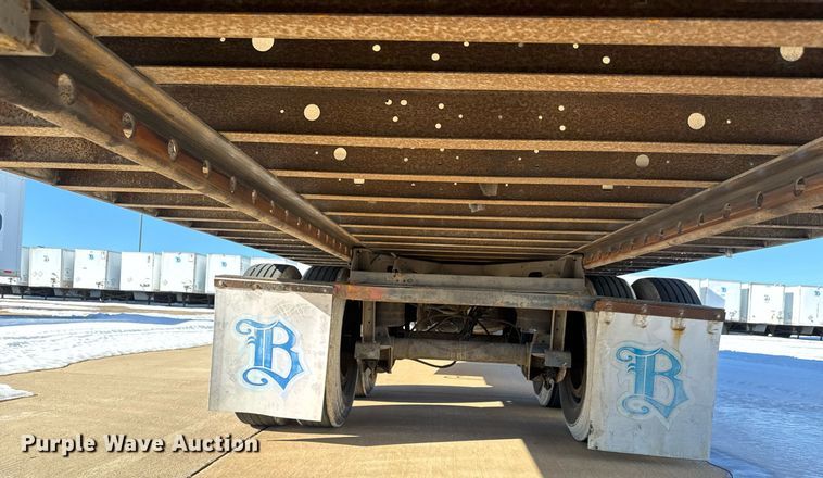 image for item LH9465 2005 Utility VS2RA refrigerated van trailer