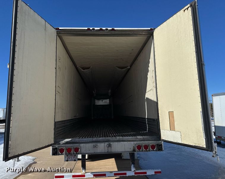 image for item LH9465 2005 Utility VS2RA refrigerated van trailer