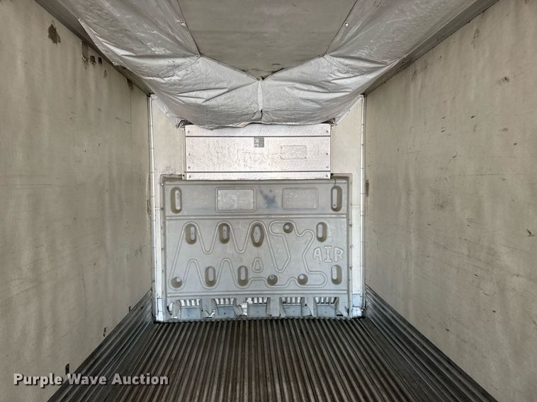 image for item LH9465 2005 Utility VS2RA refrigerated van trailer