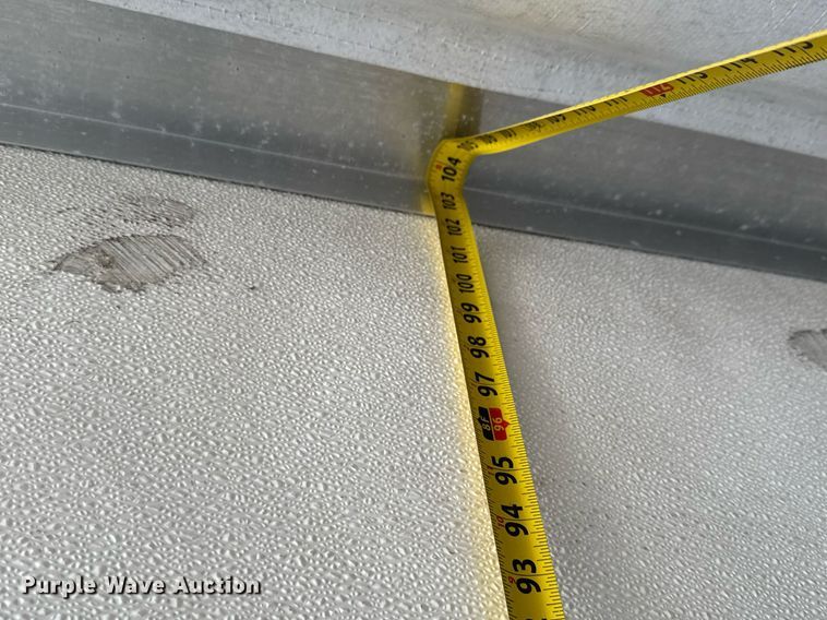 image for item LH9465 2005 Utility VS2RA refrigerated van trailer