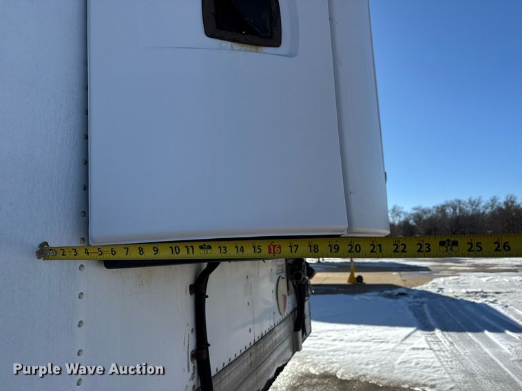 image for item LH9465 2005 Utility VS2RA refrigerated van trailer