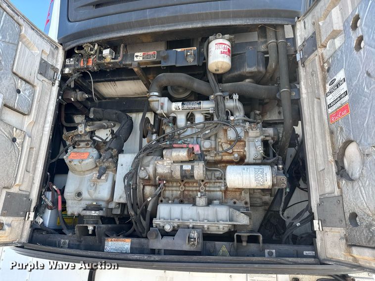 image for item LH9465 2005 Utility VS2RA refrigerated van trailer