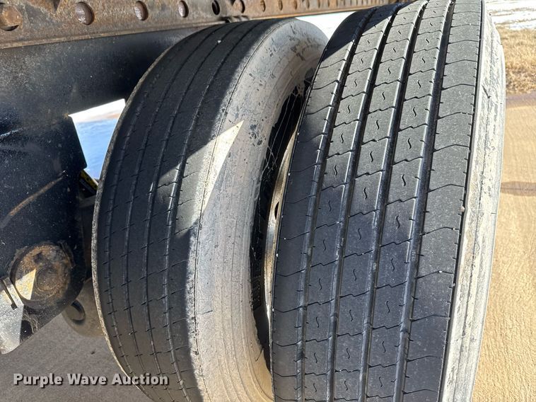 image for item LH9465 2005 Utility VS2RA refrigerated van trailer