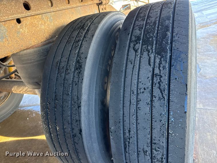 image for item LH9466 2004 Great Dane 7411TP-SA dry van trailer