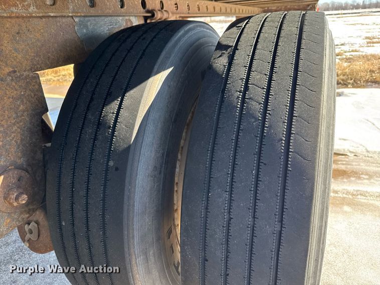 image for item LH9466 2004 Great Dane 7411TP-SA dry van trailer