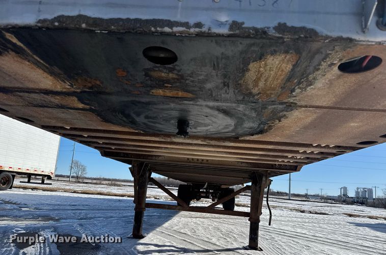 image for item LH9468 2005 Wabash dry van trailer