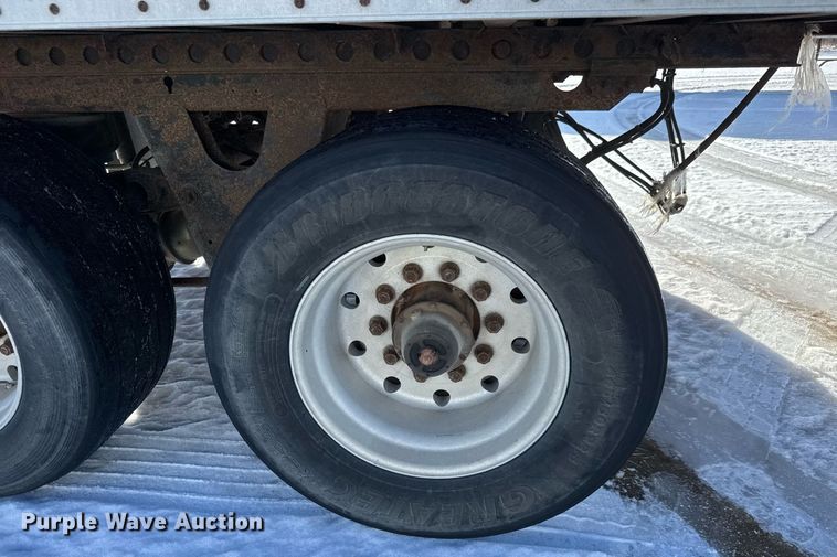 image for item LH9468 2005 Wabash dry van trailer