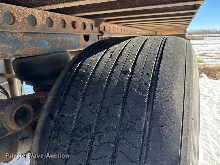 image for item LH9468 2005 Wabash dry van trailer