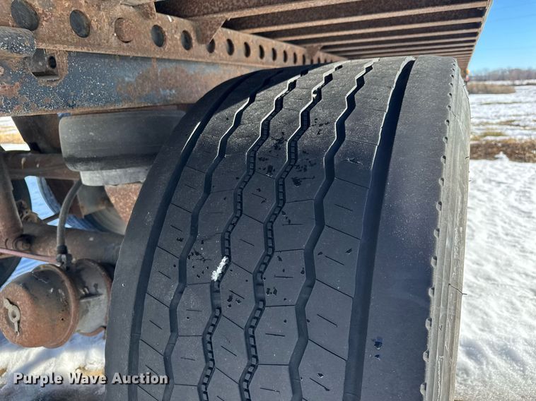 image for item LH9468 2005 Wabash dry van trailer