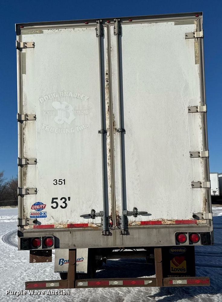 image for item LH9469 2013 Utility VS2DX dry van trailer